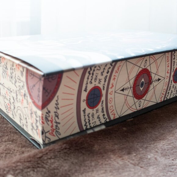 **SIGNED** Alchemised by SenLinYu, FairyLoot Exclusive (See Photos) - Picture 13 of 16